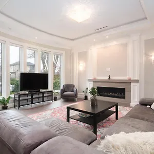 Dunbar Luxury Homestay , Vancouver Canada