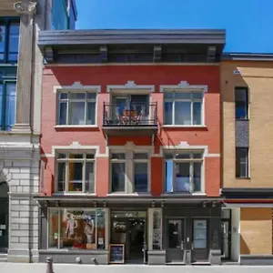 Le Gentleman // Downtown Spacious , Quebec City Canada